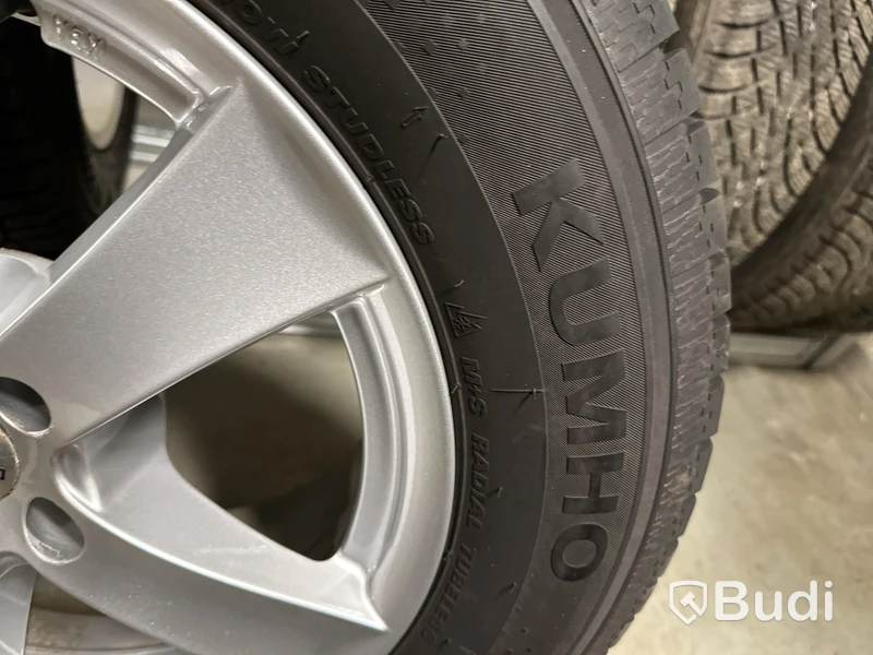 4 st. Vinterhjul Kumho 215/65 R16 102T