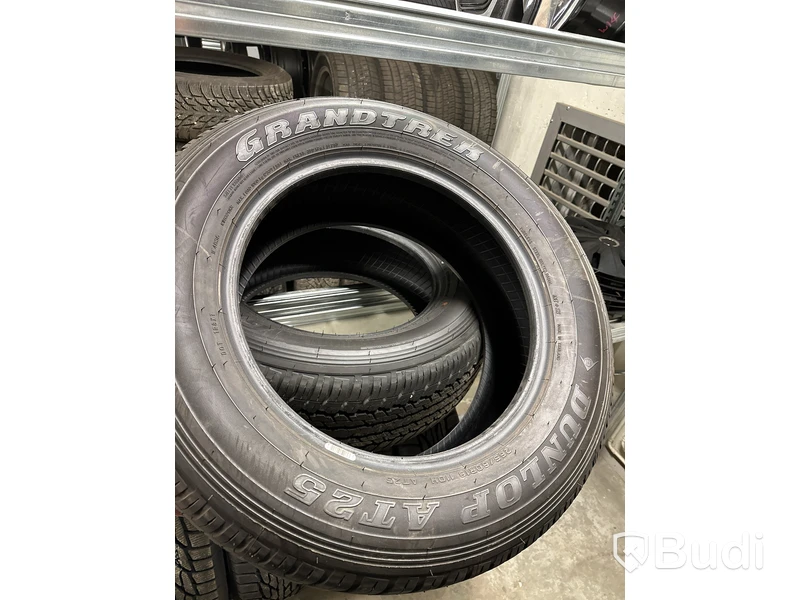 2 st. Däck Dunlop 265/60R18 110H