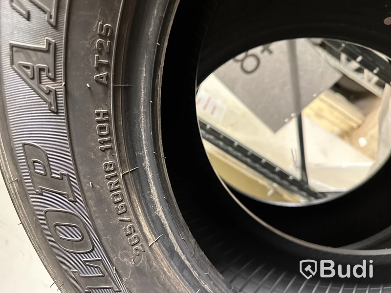 2 st. Däck Dunlop 265/60R18 110H