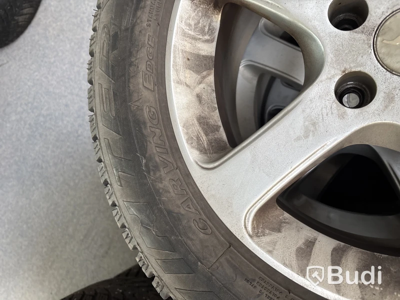 4 st. Vinterhjul Pirelli 215/65R16 98T