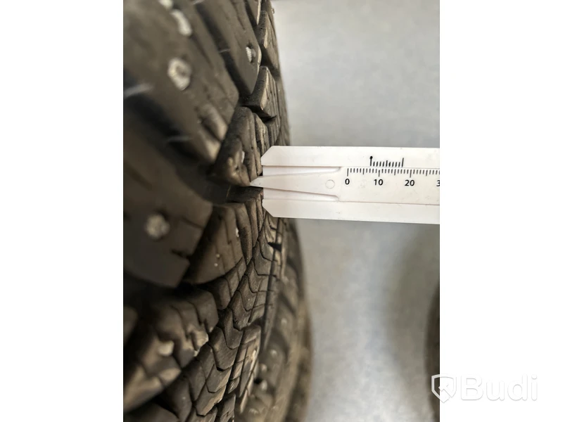4 st. Vinterhjul Pirelli 215/65R16 98T