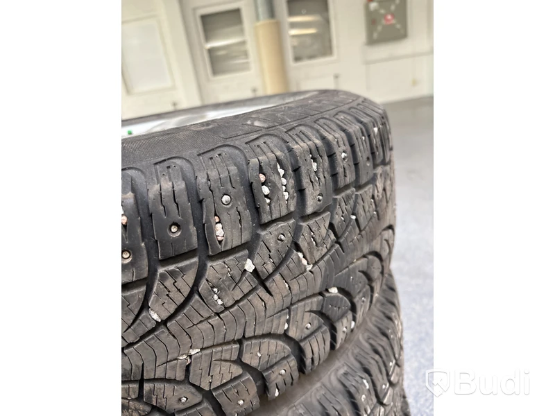 4 st. Vinterhjul Pirelli 215/65R16 98T