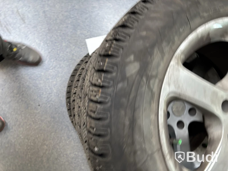 4 st. Vinterhjul Pirelli 215/65R16 98T
