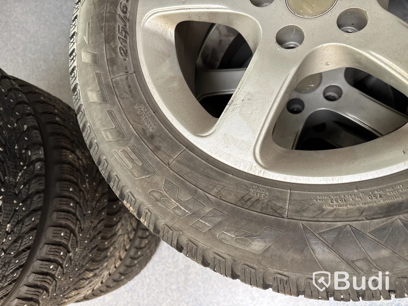 4 st. Vinterhjul Pirelli 215/65R16 98T