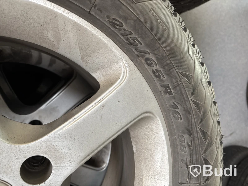 4 st. Vinterhjul Pirelli 215/65R16 98T