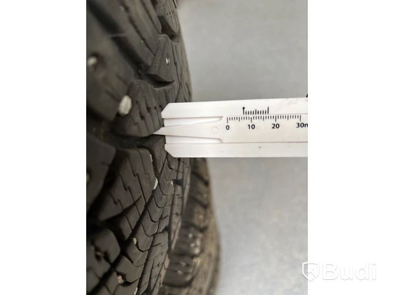 4 st. Vinterhjul Pirelli 215/65R16 98T