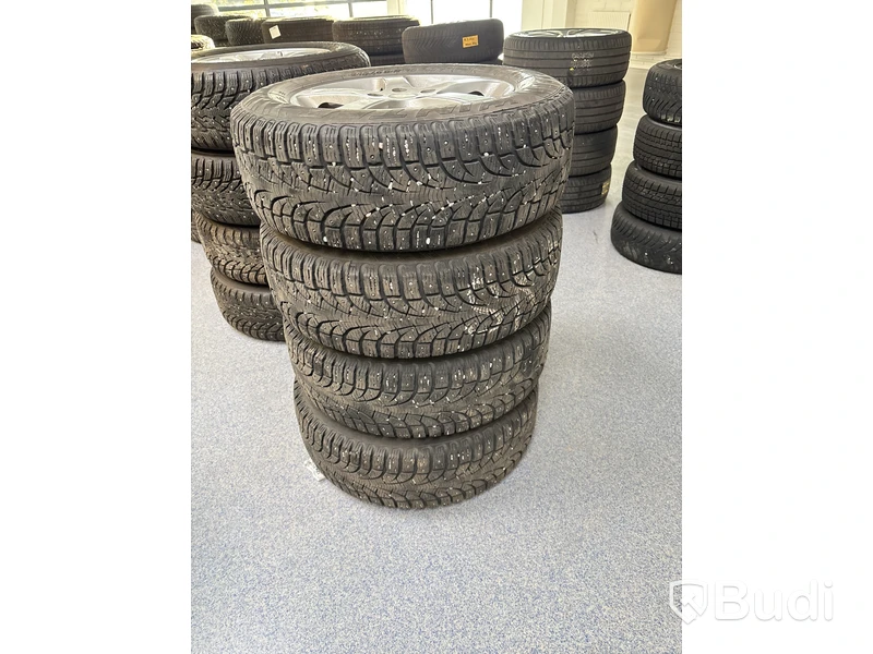 4 st. Vinterhjul Pirelli 215/65R16 98T