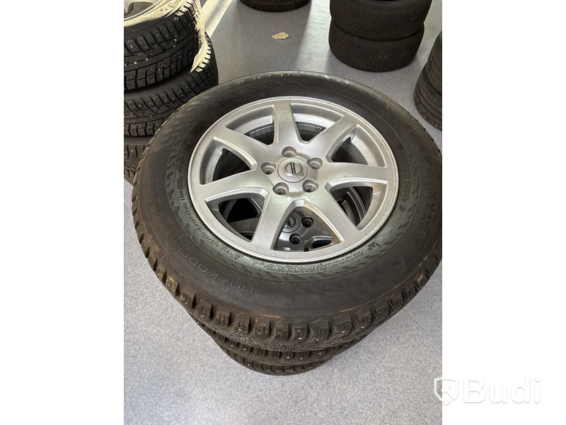 4 st. Vinterhjul Nokian 215/65R16