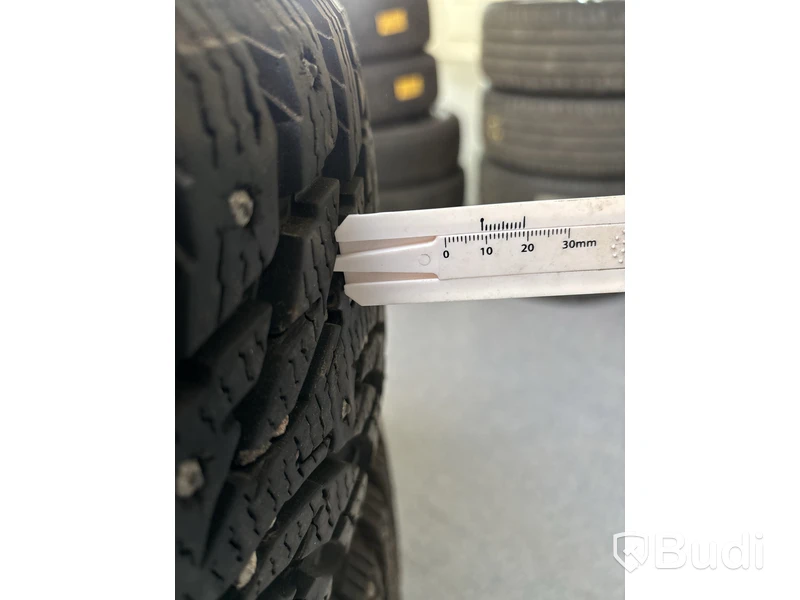 4 st. Vinterhjul Nokian 215/65R16