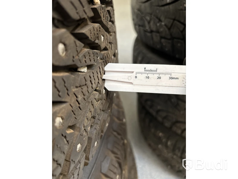 4 st. Vinterhjul Nokian 215/65R16
