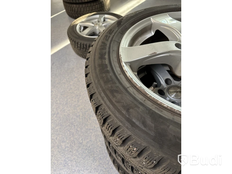 4 st. Vinterhjul Kumho 205/60R16 96T XL