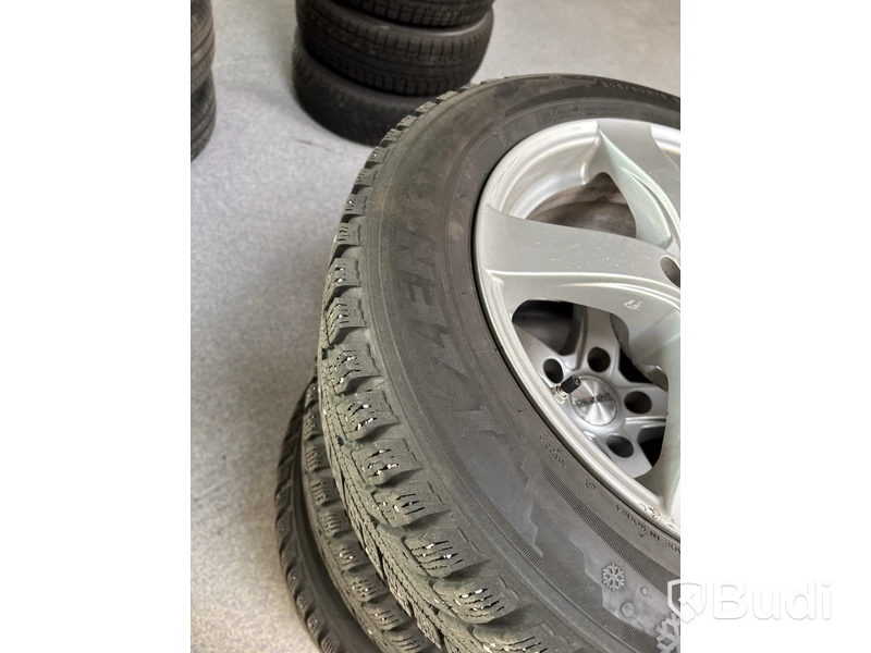 4 st. Vinterhjul Kumho 205/60R16 96T XL