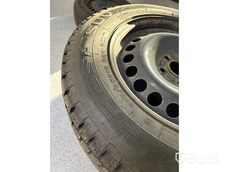 4 st. Vinterhjul Maxxis 215/65R16 98Q