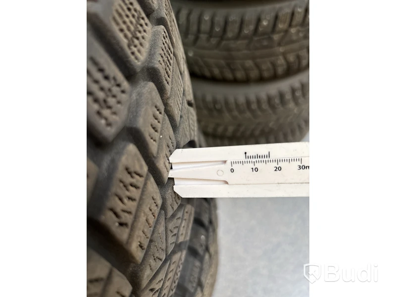4 st. Vinterhjul Maxxis 215/65R16 98Q
