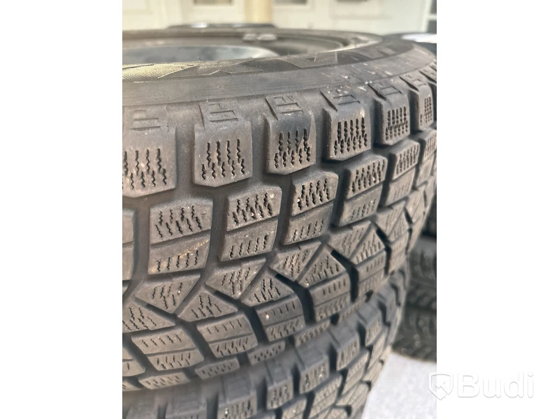 4 st. Vinterhjul Maxxis 215/65R16 98Q