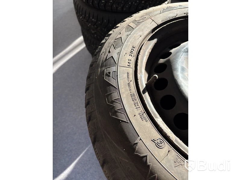4 st. Vinterhjul Maxxis 215/65R16 98Q