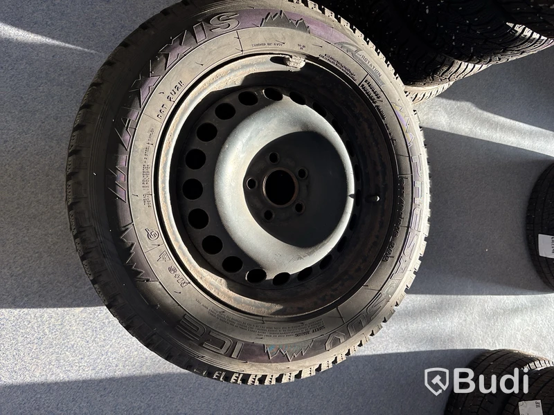 4 st. Vinterhjul Maxxis 215/65R16 98Q