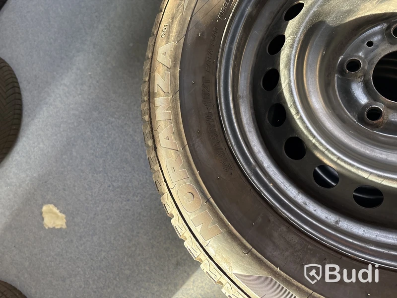 4 st. Vinterhjul Bridgestone 215,65R16 102T