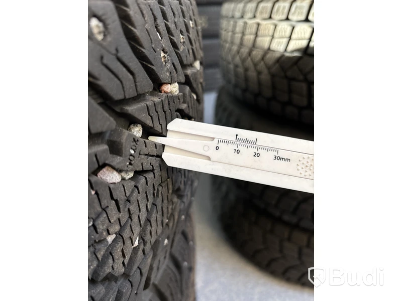 4 st. Vinterhjul Bridgestone 215,65R16 102T
