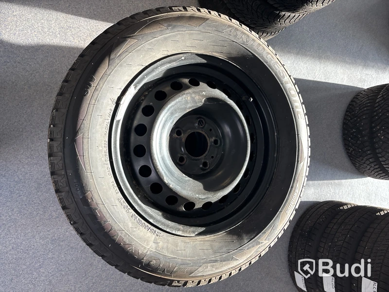 4 st. Vinterhjul Bridgestone 215,65R16 102T