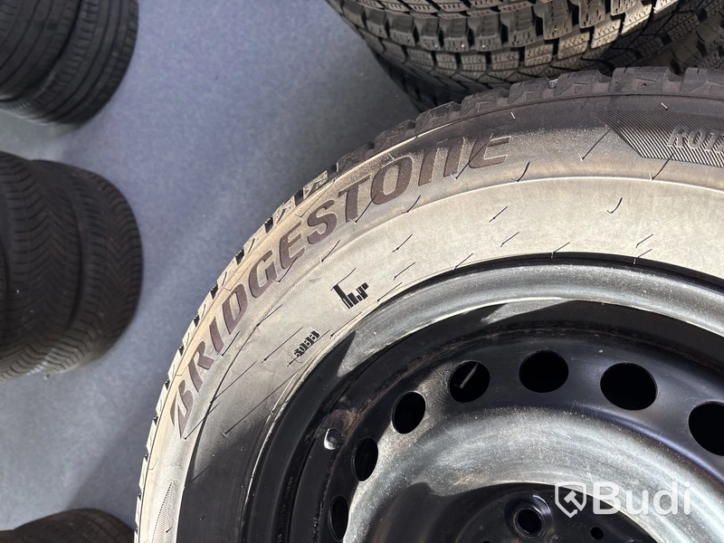 4 st. Vinterhjul Bridgestone 215,65R16 102T