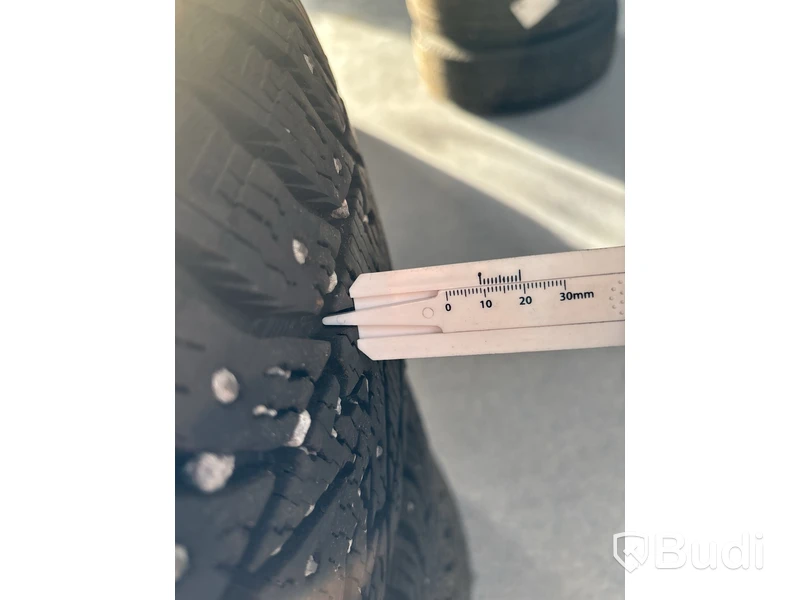 4 st. Vinterhjul Bridgestone 215,65R16 102T