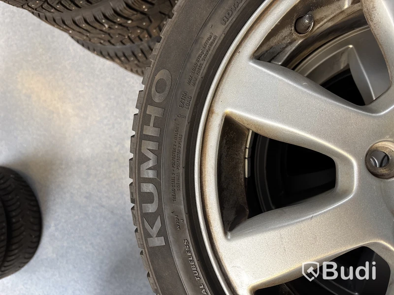 4 st. Vinterhjul Kumho 205/55R16 94T