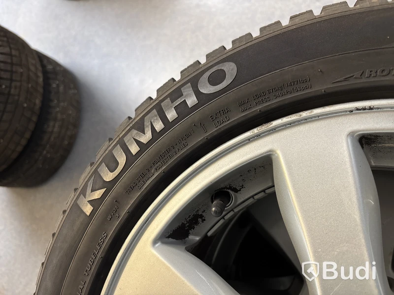 4 st. Vinterhjul Kumho 205/55R16 94T