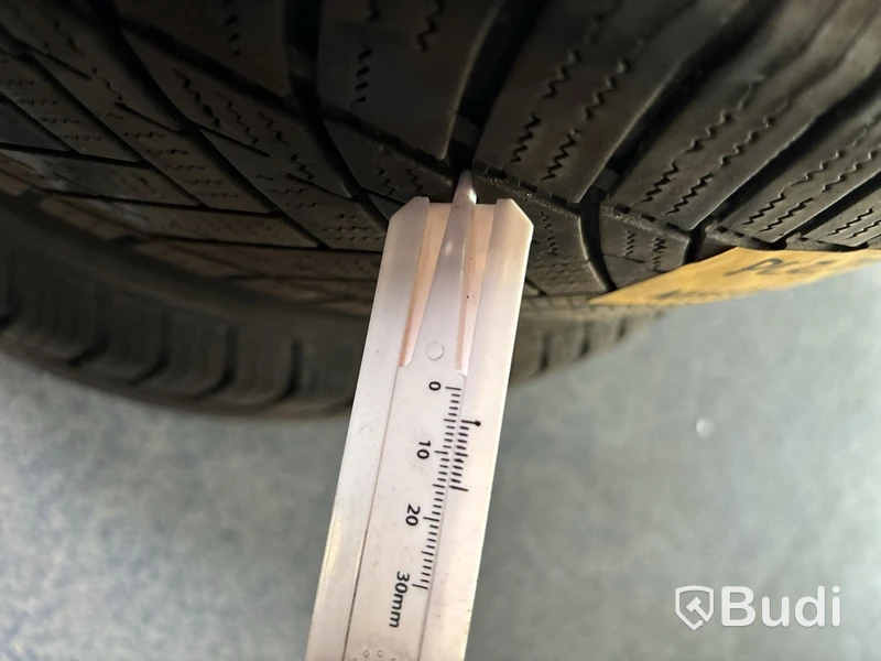 4 st. Vinterdäck Tracmax 215/60R16
