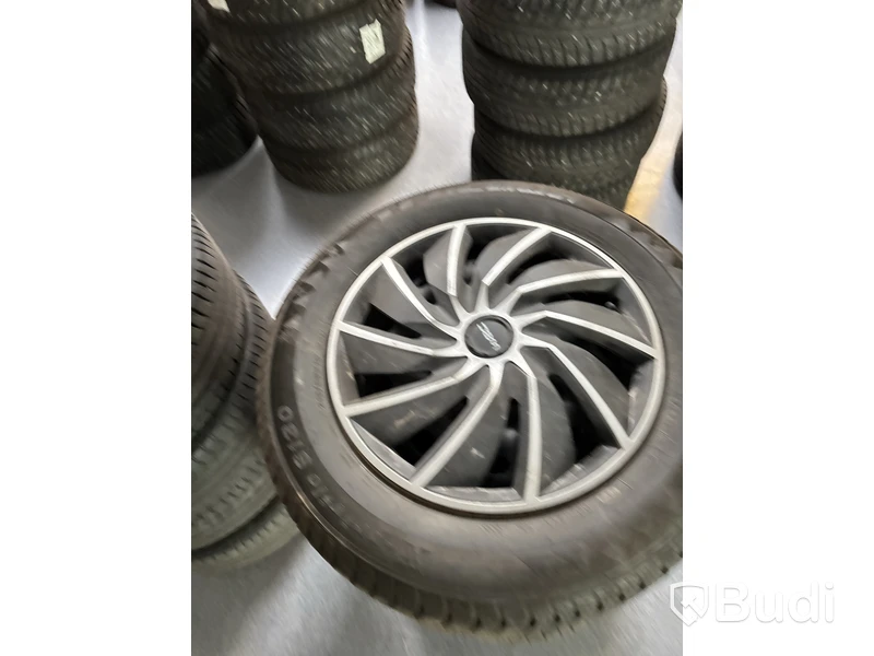 4 st. Vinterdäck Tracmax 215/60R16