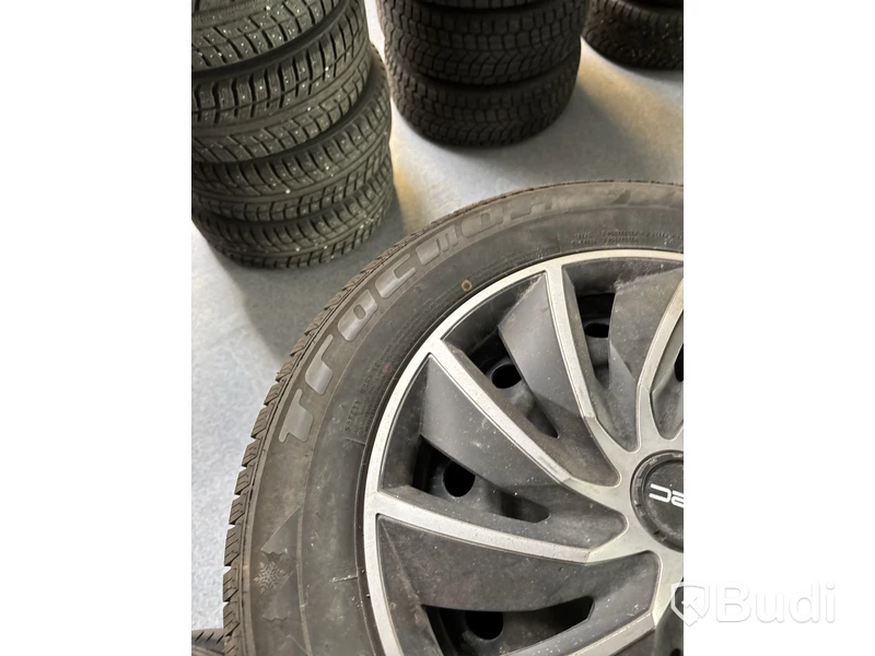 4 st. Vinterdäck Tracmax 215/60R16