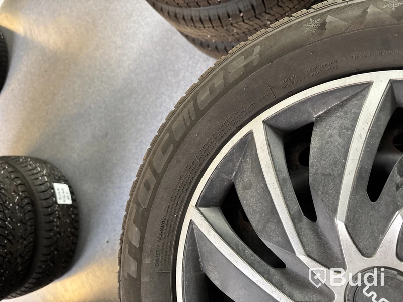 4 st. Vinterdäck Tracmax 215/60R16