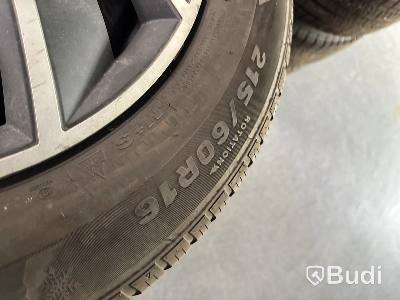 4 st. Vinterdäck Tracmax 215/60R16