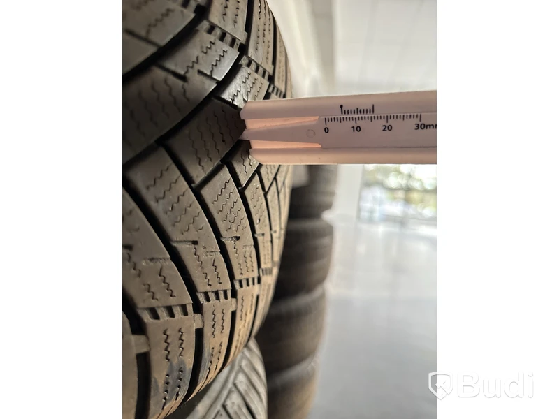 4 st. Vinterdäck Tracmax 215/60R16