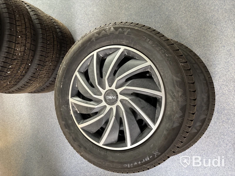 4 st. Vinterdäck Tracmax 215/60R16