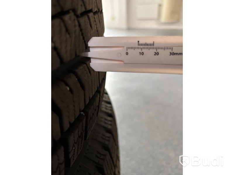 4 st. Vinterhjul Bridgestone 215/65R16 102S