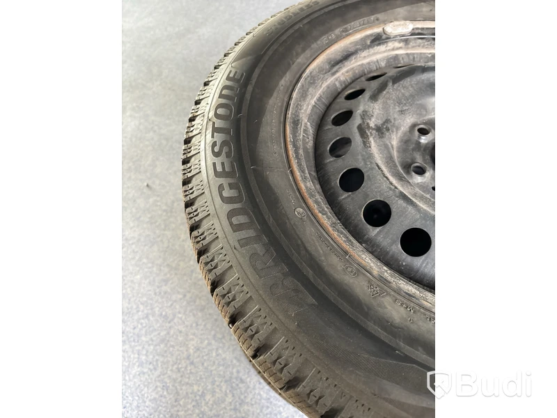 4 st. Vinterhjul Bridgestone 215/65R16 102S