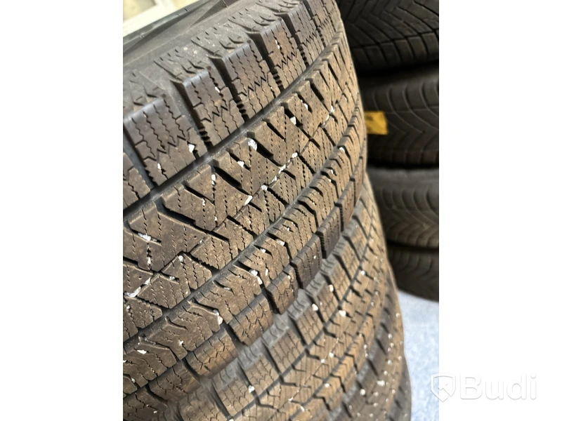 4 st. Vinterhjul Bridgestone 215/65R16 102S