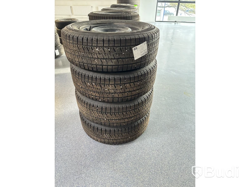 4 st. Vinterhjul Bridgestone 215/65R16 102S