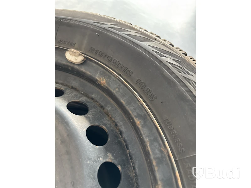4 st. Vinterhjul Bridgestone 215/65R16 102S