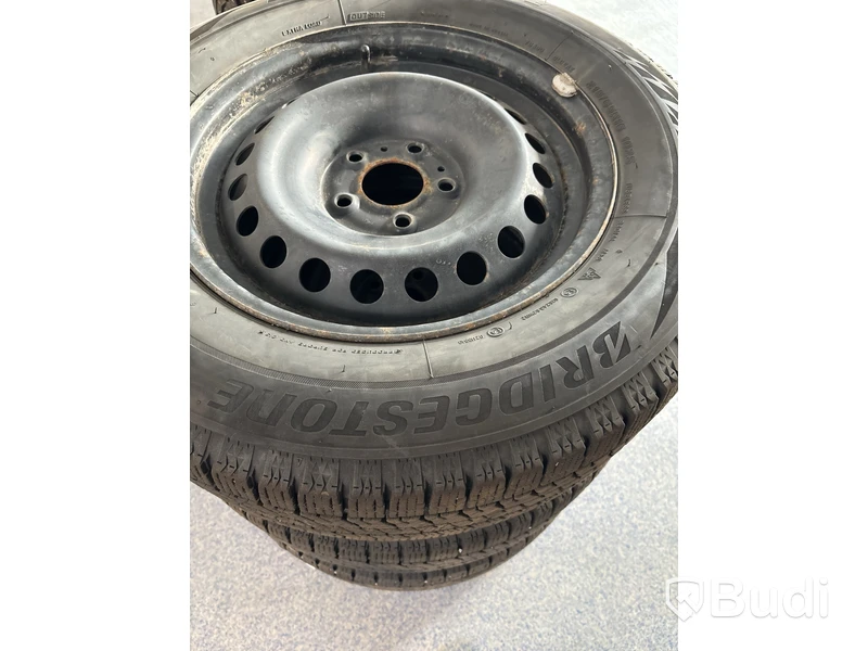 4 st. Vinterhjul Bridgestone 215/65R16 102S