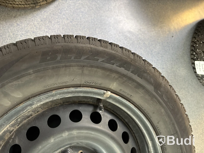4 st. Vinterhjul Bridgestone 215/65R16 102S