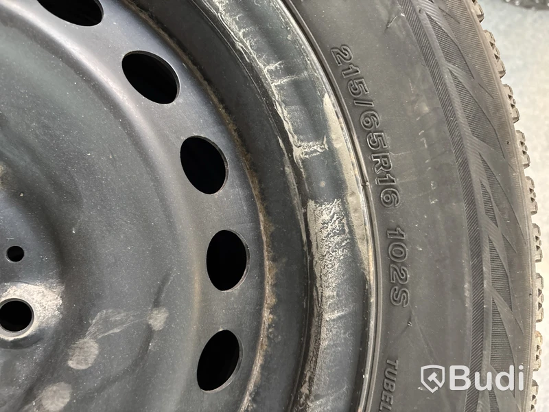 4 st. Vinterhjul Bridgestone 215/65R16 102S
