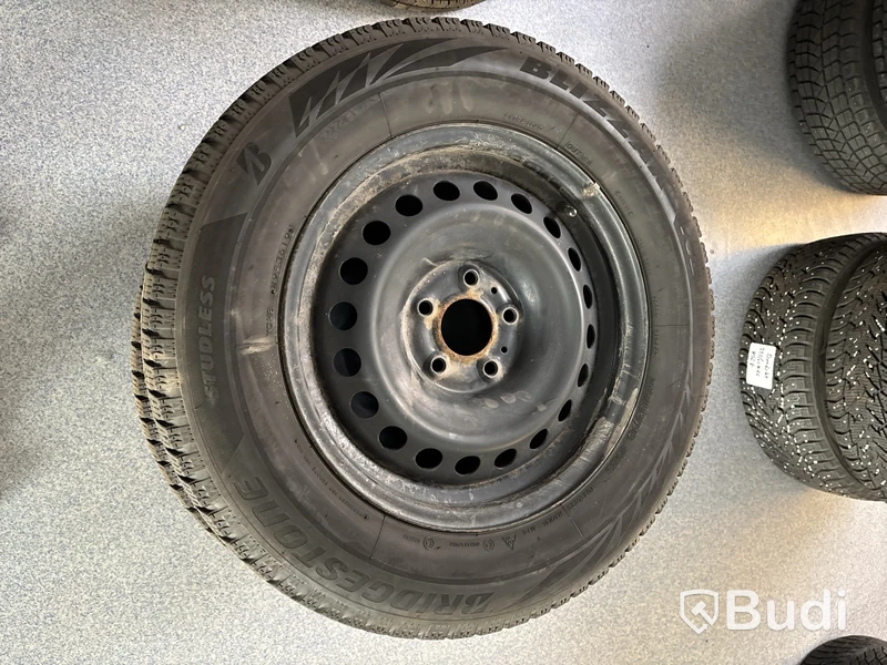 4 st. Vinterhjul Bridgestone 215/65R16 102S