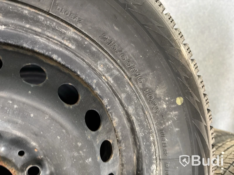 4 st. Vinterhjul Bridgestone 215/65R16 102S