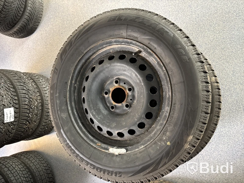 4 st. Vinterhjul Bridgestone 215/65R16 102S