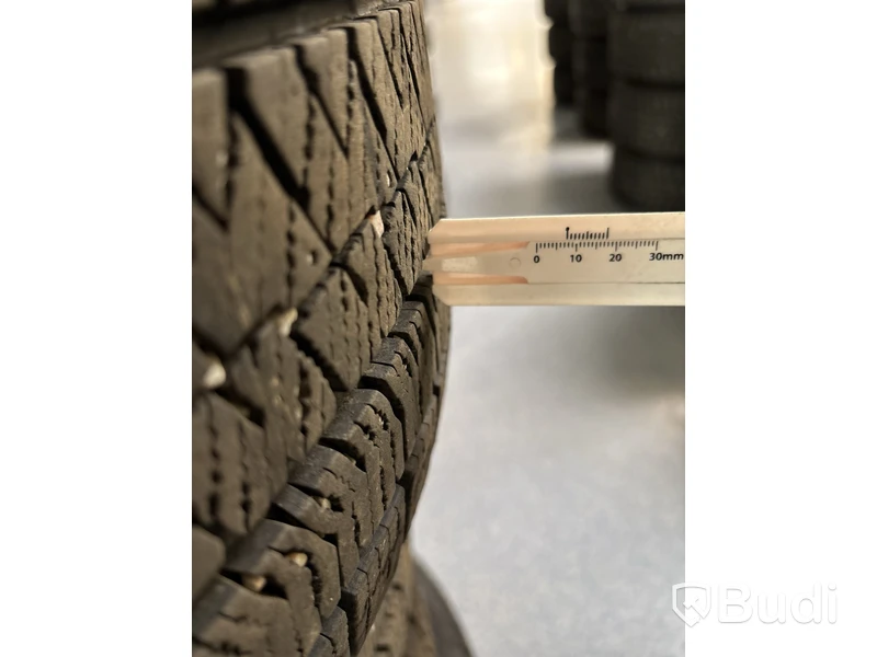 4 st. Vinterhjul Bridgestone 215/65R16 102S