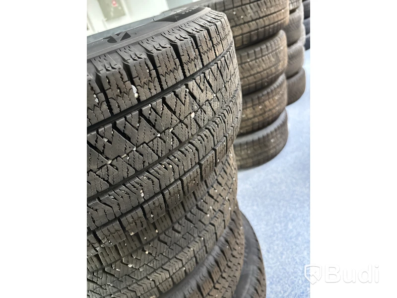 4 st. Vinterhjul Bridgestone 215/65R16 102S