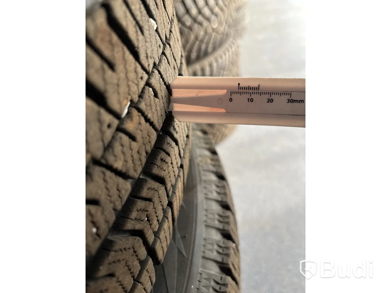 4 st. Vinterhjul Bridgestone 215/65R16 102S