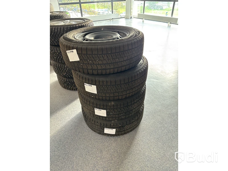 4 st. Vinterhjul Bridgestone 215/65R16 102S
